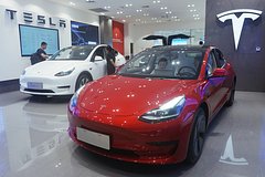 Автомобили Tesla научились самостоятельно звонить в полицию